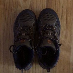 Merrel hiking shoes US 2M perfect condition brown black